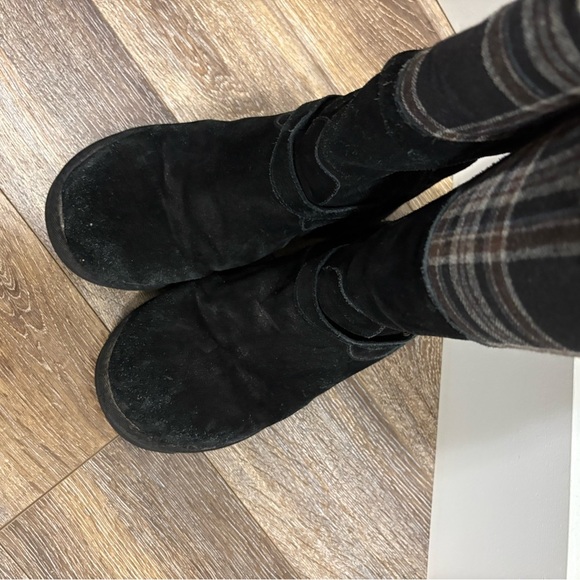 UGG AUSTRALIA KIDS SHOES MAURA BLACK BOOTS SZ 6 - Picture 11 of 15